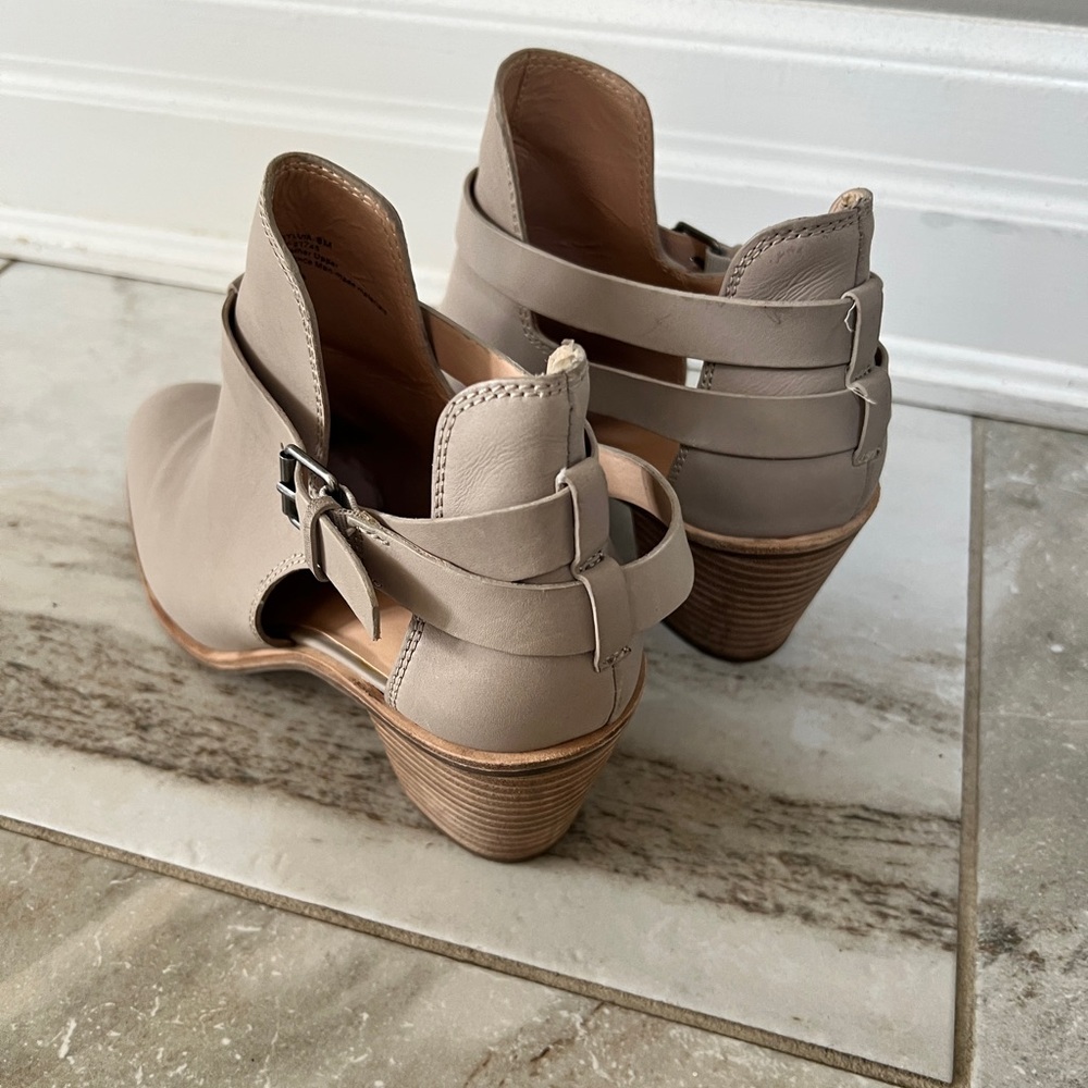 Bass & co. Sylvia Grey Leather Buckle Womens Ankle Booties Size 8. - Picture 5 of 12